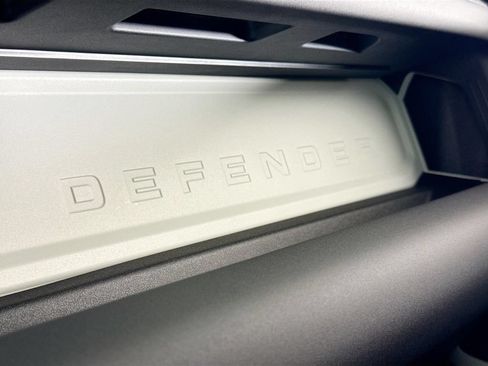 Used 2024 Land Rover Defender 110 SE AWD/4WD image 24