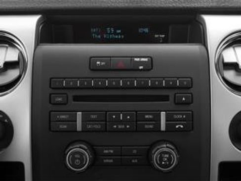 Used 2014 Ford F150 XLT w/ Equipment Group 302A Luxury AWD/4WD image 4