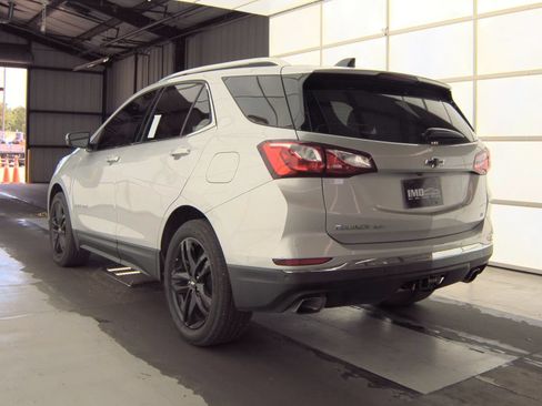 Used 2020 Chevrolet Equinox LT w/ Sport Edition FWD image 6