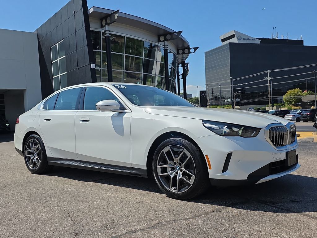 Used 2026 BMW 530i RWD image 7