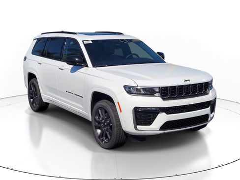 New 2026 Jeep Grand Cherokee L Limited AWD/4WD image 2