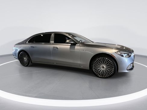 Used 2024 Mercedes-Benz Maybach S 680 4MATIC image 4