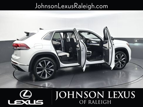 Used 2025 Volkswagen Atlas Cross Sport SEL Premium R-Line AWD/4WD image 33