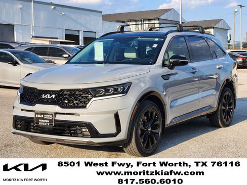 Certified 2023 Kia Sorento SX FWD image 3