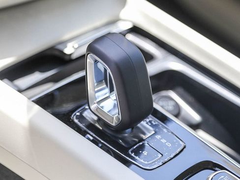 New 2025 Volvo XC60 T8 Plus w/ Protection Package Premier image 21