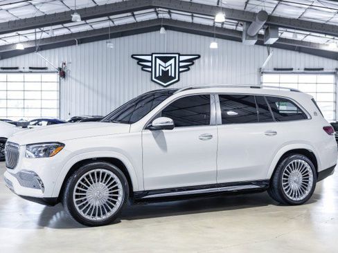 Used 2023 Mercedes-Benz Maybach GLS 600 4MATIC image 1