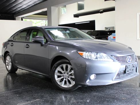 Used 2013 Lexus ES 300h w/ Luxury Pkg FWD image 42
