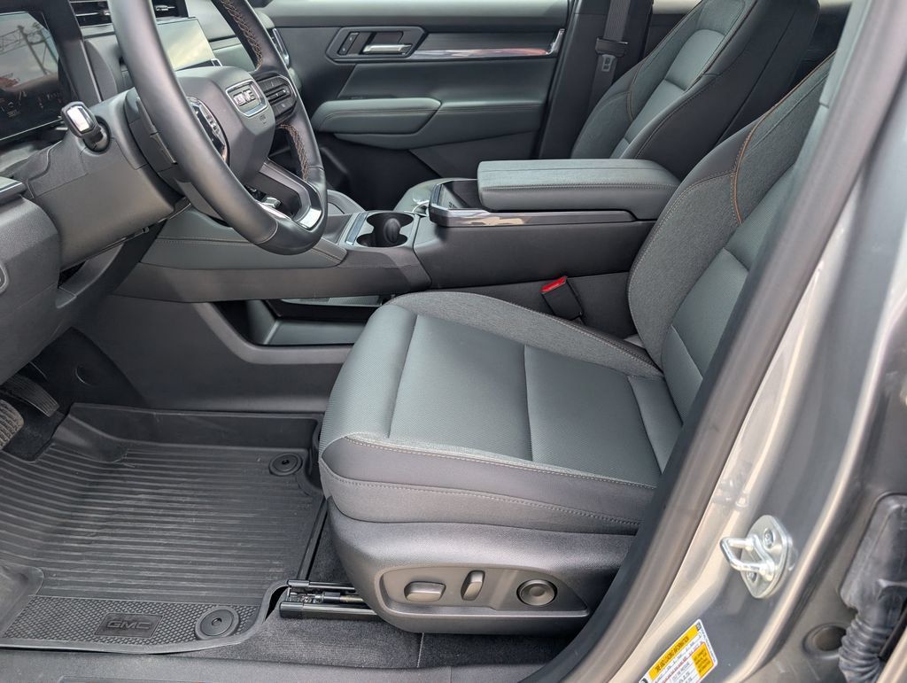 Used 2026 GMC Terrain AT4 AWD/4WD image 13