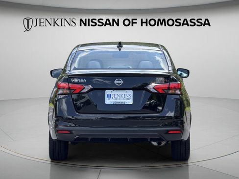 Certified 2024 Nissan Versa SR FWD image 9