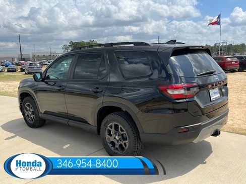New 2026 Honda Pilot TrailSport image 4
