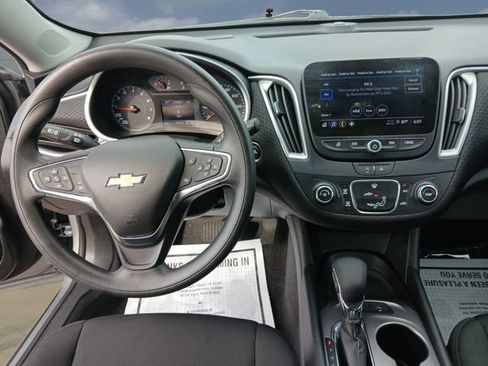 Used 2025 Chevrolet Malibu LS FWD image 10