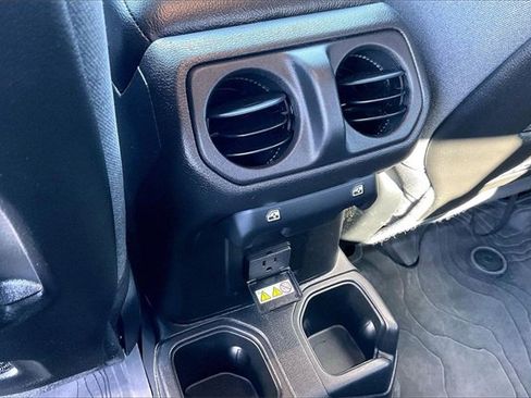 Used 2024 Jeep Gladiator Rubicon w/ Convenience Group image 25