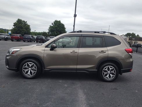 Used 2021 Subaru Forester Premium AWD/4WD image 12