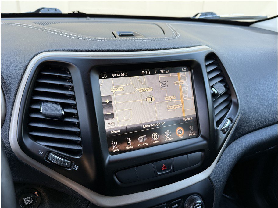 Used 2015 Jeep Cherokee Limited w/ Luxury Group FWD image 13