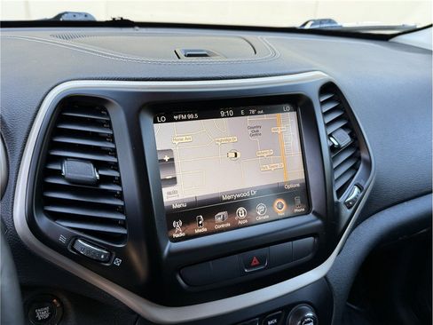 Used 2015 Jeep Cherokee Limited w/ Luxury Group FWD image 13