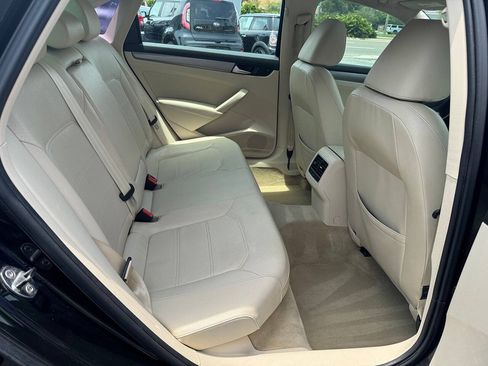 Used 2014 Volkswagen Passat TDI SE FWD image 16