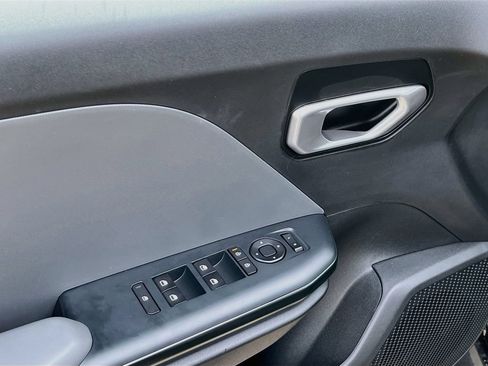 Certified 2025 Kia K4 FWD image 18
