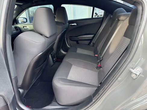 Used 2019 Dodge Charger R/T w/ Blacktop Package image 34