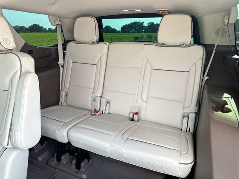 Used 2021 GMC Yukon Denali w/ Denali Premium Package RWD image 25
