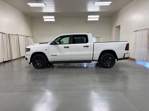 New 2026 RAM 1500 Express AWD/4WD image 5