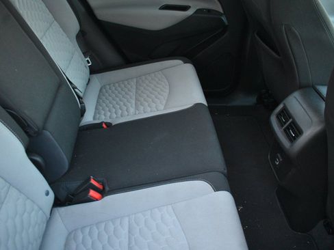 Used 2020 Chevrolet Equinox LS w/ LS Convenience Package image 29