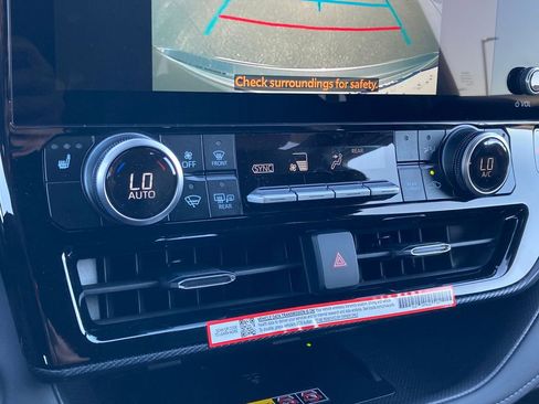 New 2026 Toyota Highlander XSE image 18