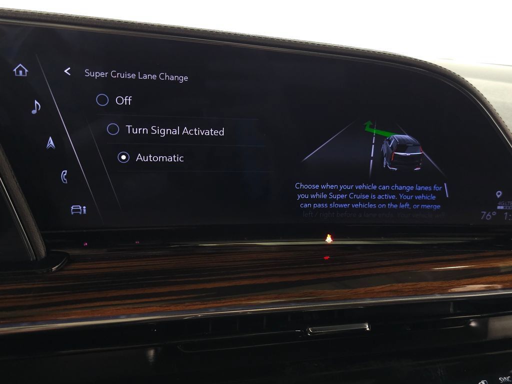 Certified 2024 Cadillac Escalade ESV Premium Luxury AWD/4WD image 31