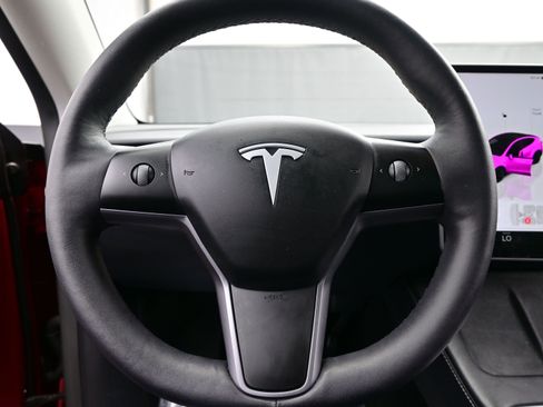 Used 2024 Tesla Model Y Long Range AWD/4WD image 26
