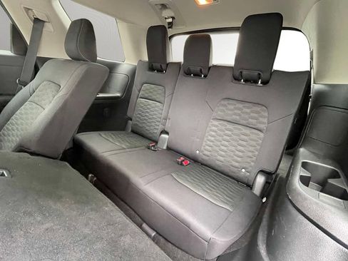 Used 2025 Nissan Pathfinder SV AWD/4WD image 12