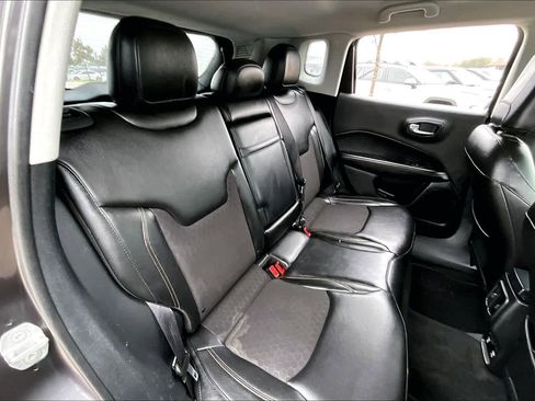 Used 2018 Jeep Compass Latitude w/ Popular Equipment Group image 19