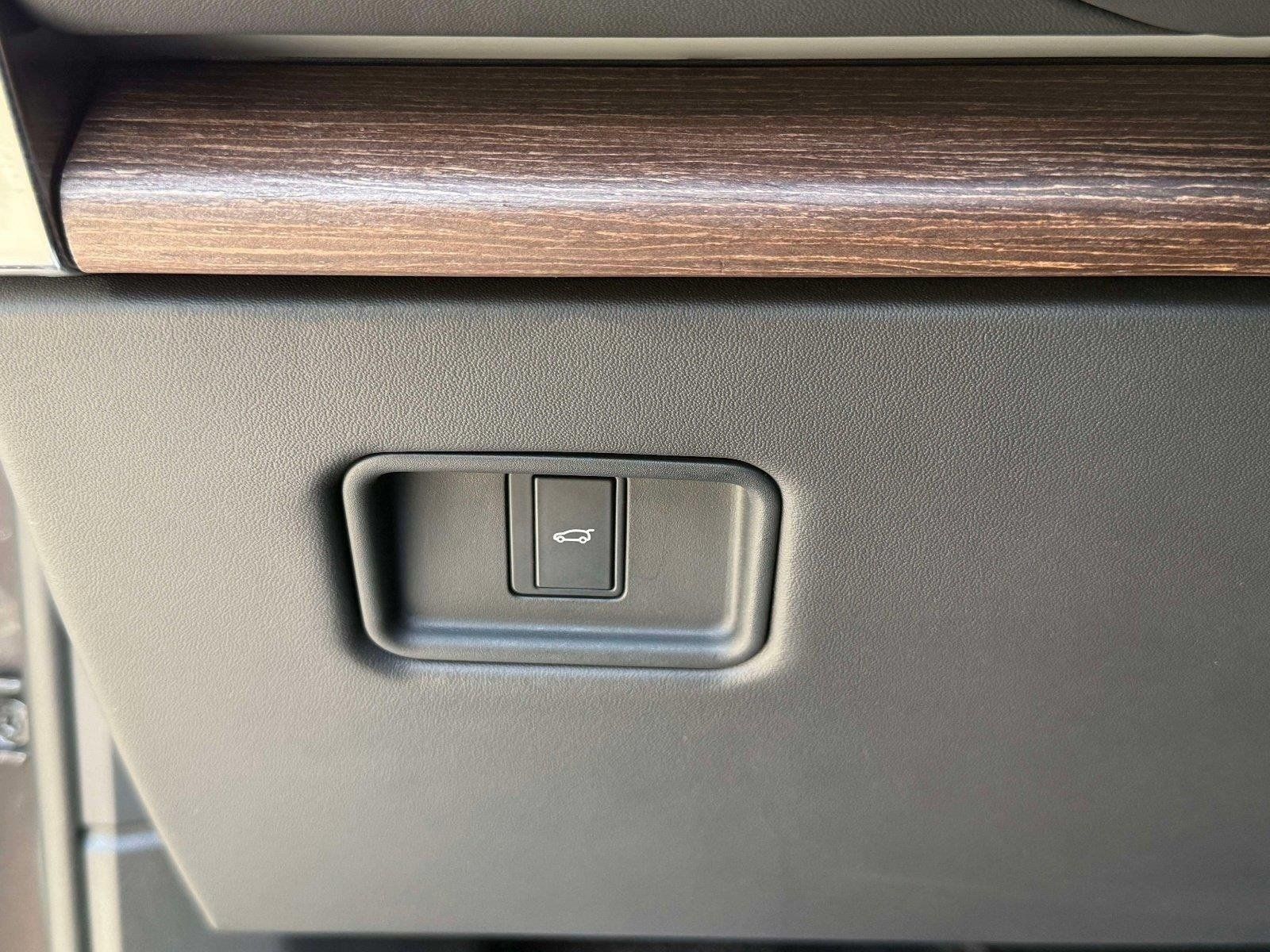 Used 2022 Land Rover Range Rover Long Wheelbase SE AWD/4WD image 57