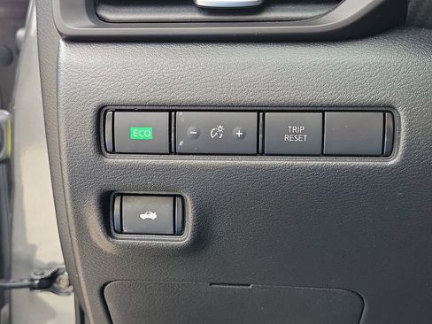 Certified 2021 Nissan Sentra S image 27