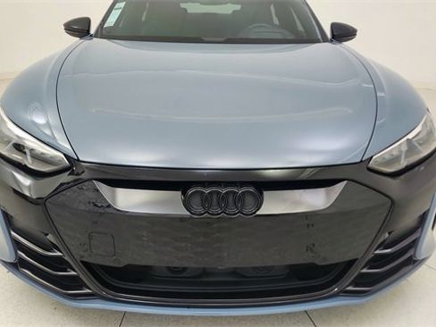 Used 2022 Audi e-tron GT Prestige w/ Prestige Package image 9