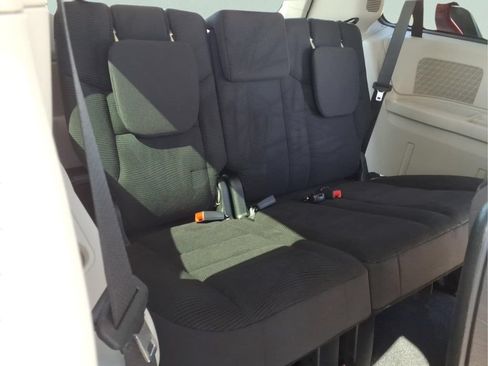 Used 2020 Dodge Grand Caravan SE w/ UConnect Hands-Free Group FWD image 14