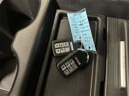 Used 2024 Honda Odyssey EX-L image 37
