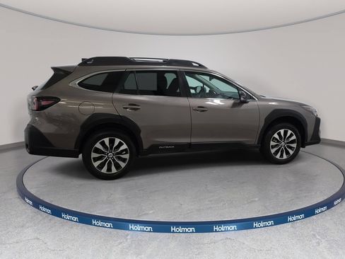 Used 2023 Subaru Outback Limited AWD/4WD image 5