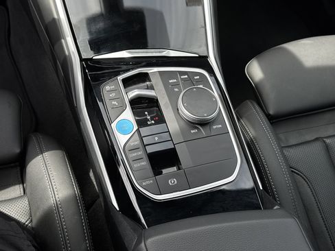 Used 2024 BMW i4 xDrive40i image 17