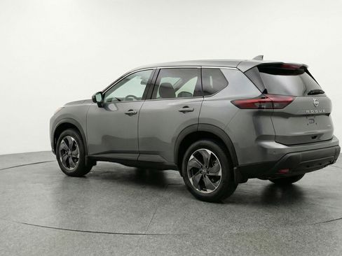 Used 2025 Nissan Rogue SV image 6
