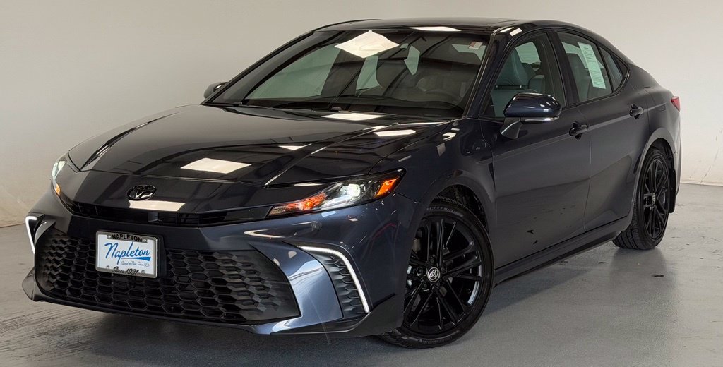 Used 2026 Toyota Camry SE w/ Convenience Package FWD image 1