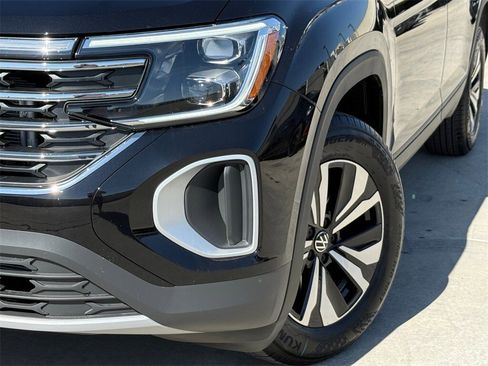 New 2026 Volkswagen Atlas SE image 2