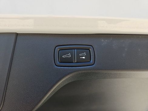Certified 2025 Porsche Macan 4 Electric AWD/4WD image 27