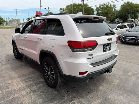 Used 2017 Jeep Grand Cherokee Trailhawk AWD/4WD image 5