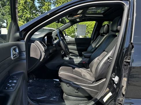 Used 2022 Jeep Grand Cherokee Laredo X AWD/4WD image 19