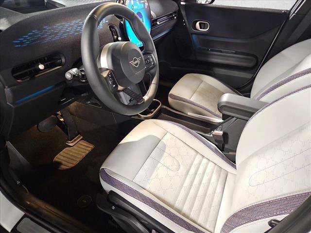 Certified 2026 MINI Cooper 4-Door Hardtop FWD image 10