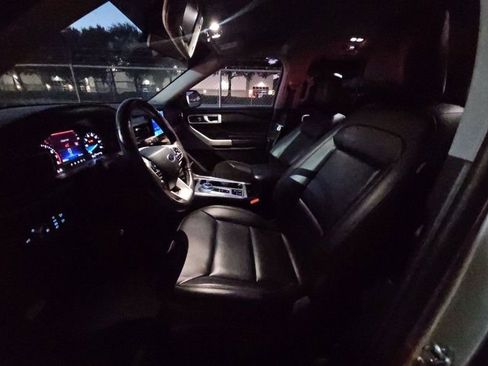 Used 2022 Ford Explorer XLT w/ Equipment Group 202A image 24