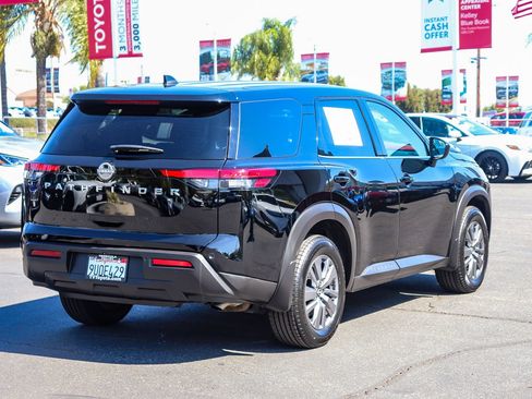 Used 2025 Nissan Pathfinder S FWD image 7