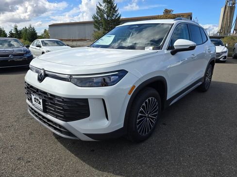 New 2025 Volkswagen Tiguan S image 8