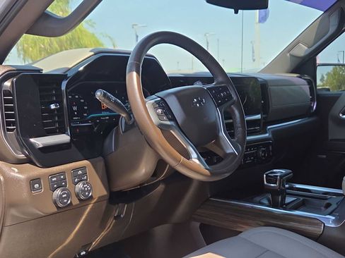Used 2023 Chevrolet Silverado 1500 LT Trail Boss w/ Convenience Package II AWD/4WD image 10