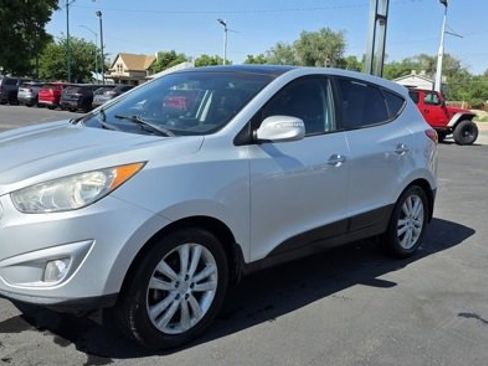 Used 2013 Hyundai Tucson Limited w/ Premium Pkg image 3