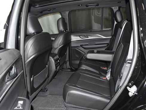 New 2025 Jeep Grand Cherokee L Limited w/ Luxury Tech Group II image 28